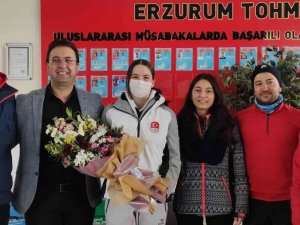 Türkiye’nin Kayaktaki Gururu Ceren Çiçeklerle Uğurlandı
