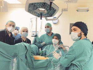 Omü Tıp Fakültesi Hastanesi Başarılı Kapalı Ameliyatlarla Dikkat Çekiyor