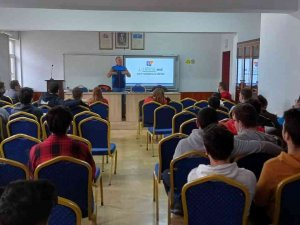 Kütahya’da Lise Öğretmen Ve Öğrencilerine Okul Afet Farkındalık Eğitimi