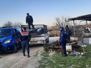 Depodan Hırsızlık Yaparken Suçüstü Yakalandılar