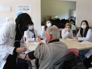 Genç Hekimlerden Köylüye Sağlık Taraması
