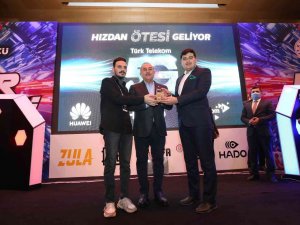 Bakan Çavuşoğlu, E-sporfest’in Konuğu Oldu
