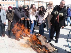 Nevruz Ateşi Üzerinden Atlamaya Değil Isınmaya Yaradı