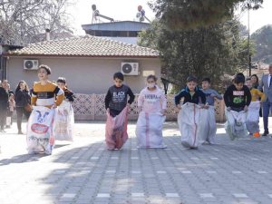 Nevruz Kutlamalarında Renkli Görüntüler