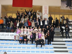 Turgutlu Belediyespor Kadın Basketbol Takımı Play Off Biletini Aldı