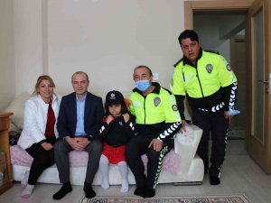 Kars Emniyet Müdürü Sağdıç’tan Aysima’ya Anlamlı Ziyaret