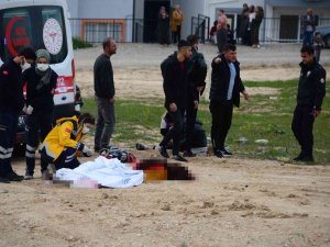 Boşanmak İsteyen Karısını Sokak Ortasında Öldürdü