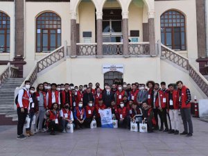 Vali Karadeniz, 40 İlden Gençlerle Buluştu