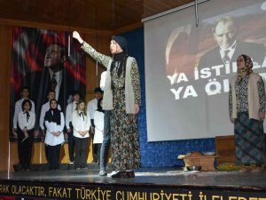 Zaferin Kahramanları Tiyatroyla Canlandırıldı