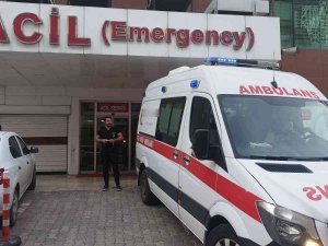 İ̇ki Grup Arasında Bıçaklı Kavga: 2 Yaralı