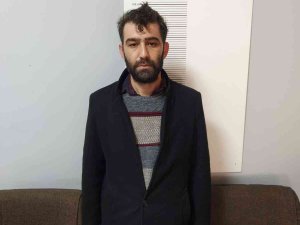 Atm Faresi Yardım Vaadiyle 16 Kişiyi Dolandırdı: O Anlar Kameraya Yansıdı