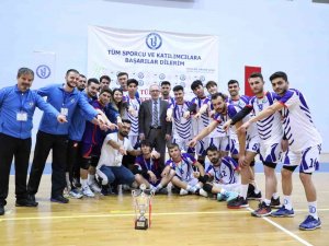 Bartın Üniversitesi Erkek Voleybol Takımı 1. Lig Şampiyonu Oldu