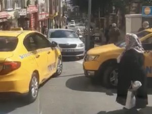 İ̇stanbul’da Yaşlı Kadın Taksiye Binebilmek İçin Yalvardı