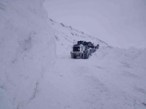 Hakkari’de 40 Köy Yolu Ulaşıma Kapandı
