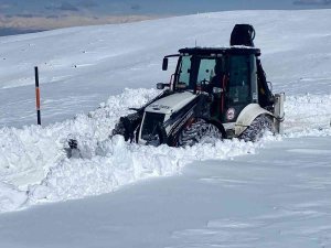 Elazığ’da Kapalı Köy Yolları Ulaşıma Açıldı
