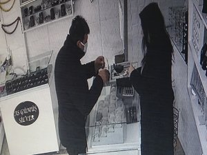 Müşteri Gibi Geldi, 3 Bin 500 Liralık Gümüş Takılarla Kayıplara Karıştı