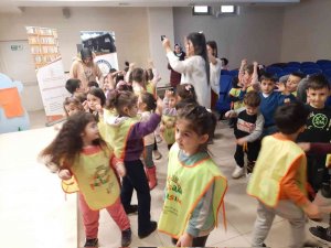 Minikler Kütüphanede Eğlenceli Vakit Geçirdi