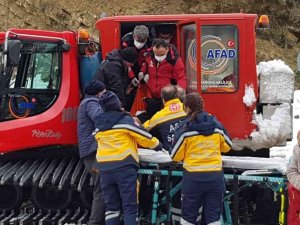Yolları Kapanan Köylerdeki Hastaların İmdadına Umke Ve Afad Ekipleri Yetişiyor