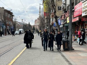 Eskişehir Vaka Sayıları Düşse De Zirveyi Bırakmıyor