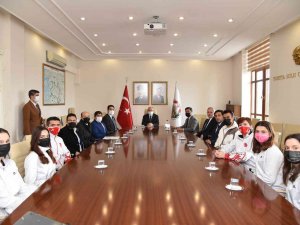 Vali Karadeniz Türkiye Şampiyonu Takımı Ağırladı