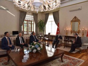 Eski Bakan Güçlü’den Vali Karadeniz’e Ziyaret