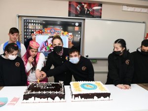 Vali Funda Kocabıyık, Down Sendromlu Çocuklarla Pasta Kesti