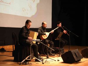 Aşık Veysel Vefatının 49. Yılında Türkülerle Anıldı