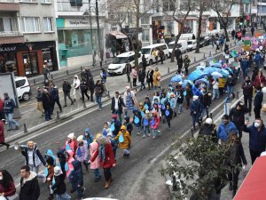 Minikler Su Tasarrufu İçin Yürüdü