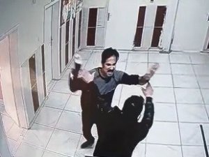Diyarbakır’da Öğrencilerin Gözü Önünde Veli İle Öğretmen Kavga Etti