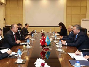 Dışişleri Bakanı Çavuşoğlu, Kazakistanlı Mevkidaşı Tileuberdi İle Görüştü