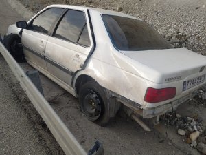 Dağdan Kopan Kaya Parçası Kazaya Neden Oldu: 4 Yaralı