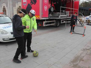Trafik Ekiplerinin Simülasyon Eğitimi Renkli Görüntülere Sahne Oldu