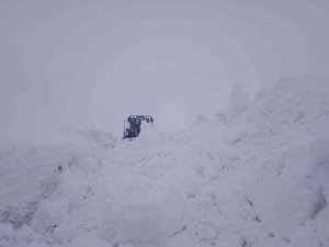 Hakkari’de Tüm Köy Ve Mezra Yoları Ulaşıma Açıldı