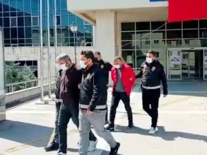 Osmaniye’de Yaşlı Çiftin Altın Ve Paralarını Silah Zoruyla Gasp Eden Zanlılar Tutuklandı