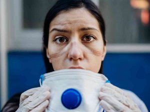 Pandemiden En Çok Hemşireler Etkilendi