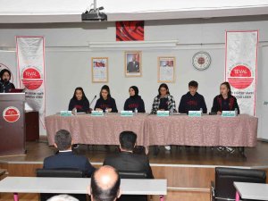 Anadolu Mektebi Yazar Okumaları Öğrenci Paneli Yapıldı