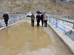 Sason’da Bol Yağışlı Geçen Kış Mevsiminin Ardından Tahrip Olan Yol Ve Yapılar Tespit Edildi