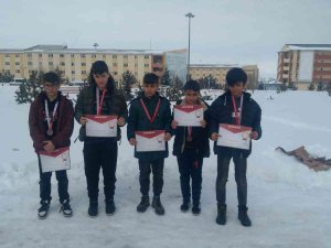 Bingöl Mevlana Ortaokulu Satrançta Türkiye Şampiyonasına Katılacak