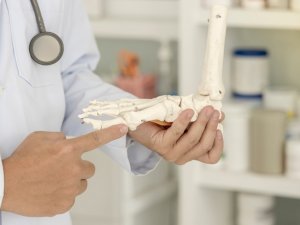 Yanlış Ayakkabı Seçimi Kemik Çıkıntısına Neden Olabilir