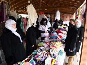 Kur’an Kursları Yarına Yardım Kampanyası Düzenledi