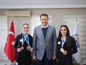 Doğan Kardeşlerden Kaş’a Gurur Madalyası