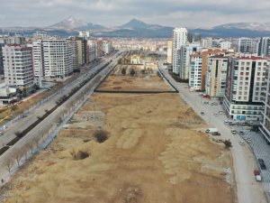 Konya Büyükşehir Belediyesi Yeni Bir Spor Sosyal Donatı Alanı Oluşturuyor