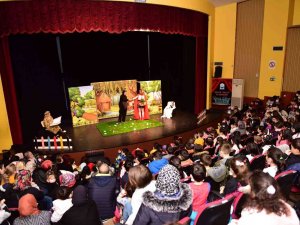 Yıldırım’da Yüzlerce Çocuk Tiyatroyla Buluştu