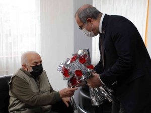 Elazığ Valisi Toraman Yaşlılarla Bir Araya Geldi