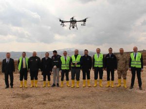 Vali Ömer Toraman, Lavanta Bahçesini Dron İle İlaçladı