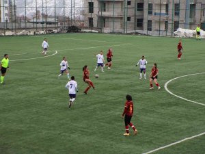 Turkcell Kadın Futbol Süper Ligi: Hakkarigücü: 1 - Galatasaray: 0