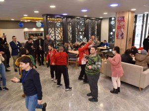 Down Sendromlu Gençler Gönüllerince Eğlendi