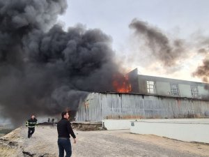 Yedek Parça Deposunda Korkutan Yangın