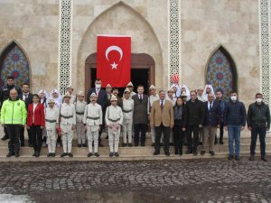 Malazgirtli Öğrencilerden ‘18 Mart’ Gösterisi