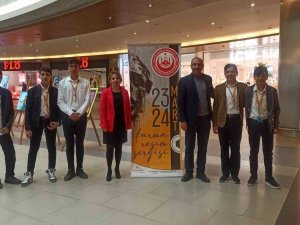 Öğrenciler Emeklerini Sergiledi